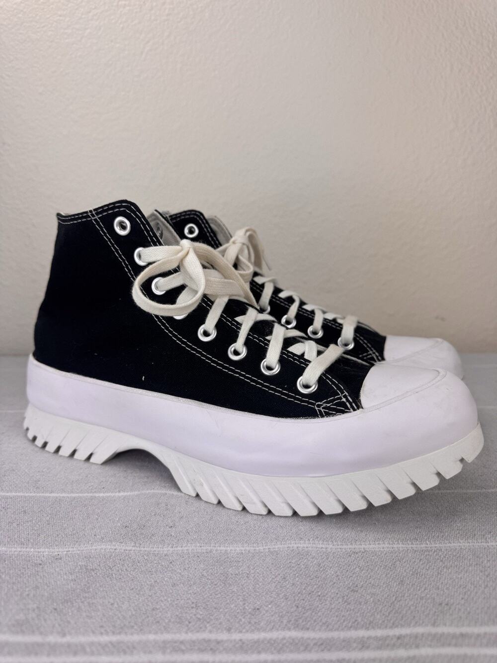 Converse Chuck Taylor All Star Lugged 2.0 Chunky Platform Sneakers Black W11/M9